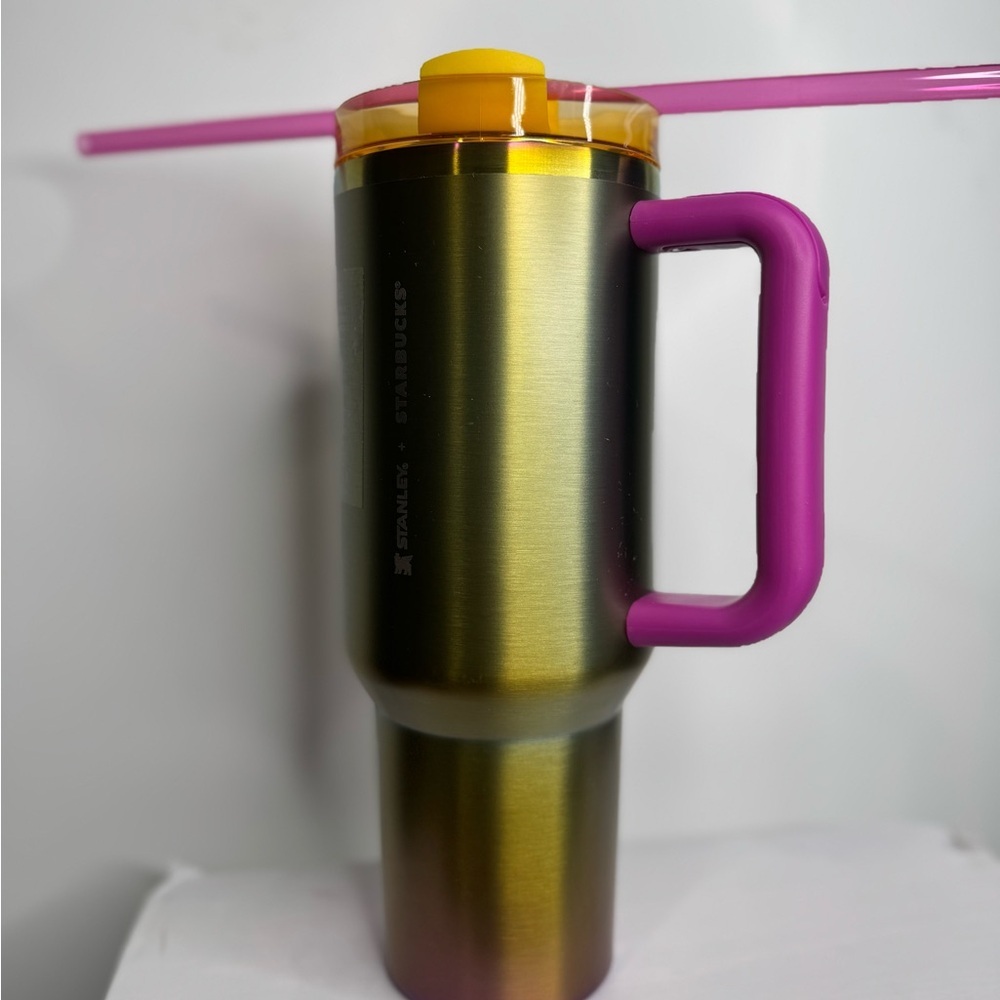 LIMITED EDITION STARBUCKS VS STANLEY Summer 2024 40 oz Tumbler Purple Gold - Picture 4 of 10